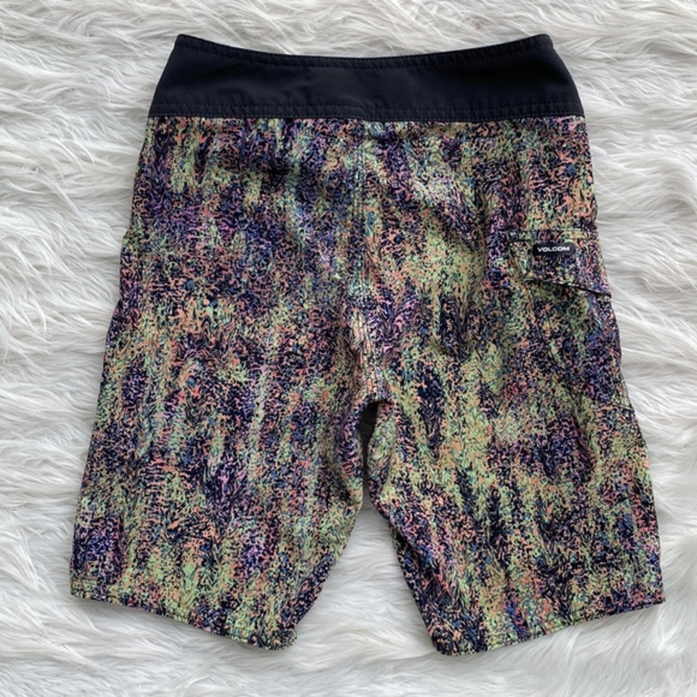 Volcom | Mod-Tech Multicolored Print Board Shorts - Picture 9 of 14